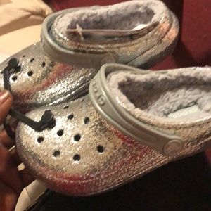 glitter fur crocs